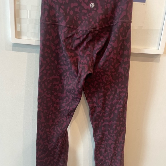 Lululemon Leopard Print Cropped Leggings - High Wasted - Picture 4 of 5